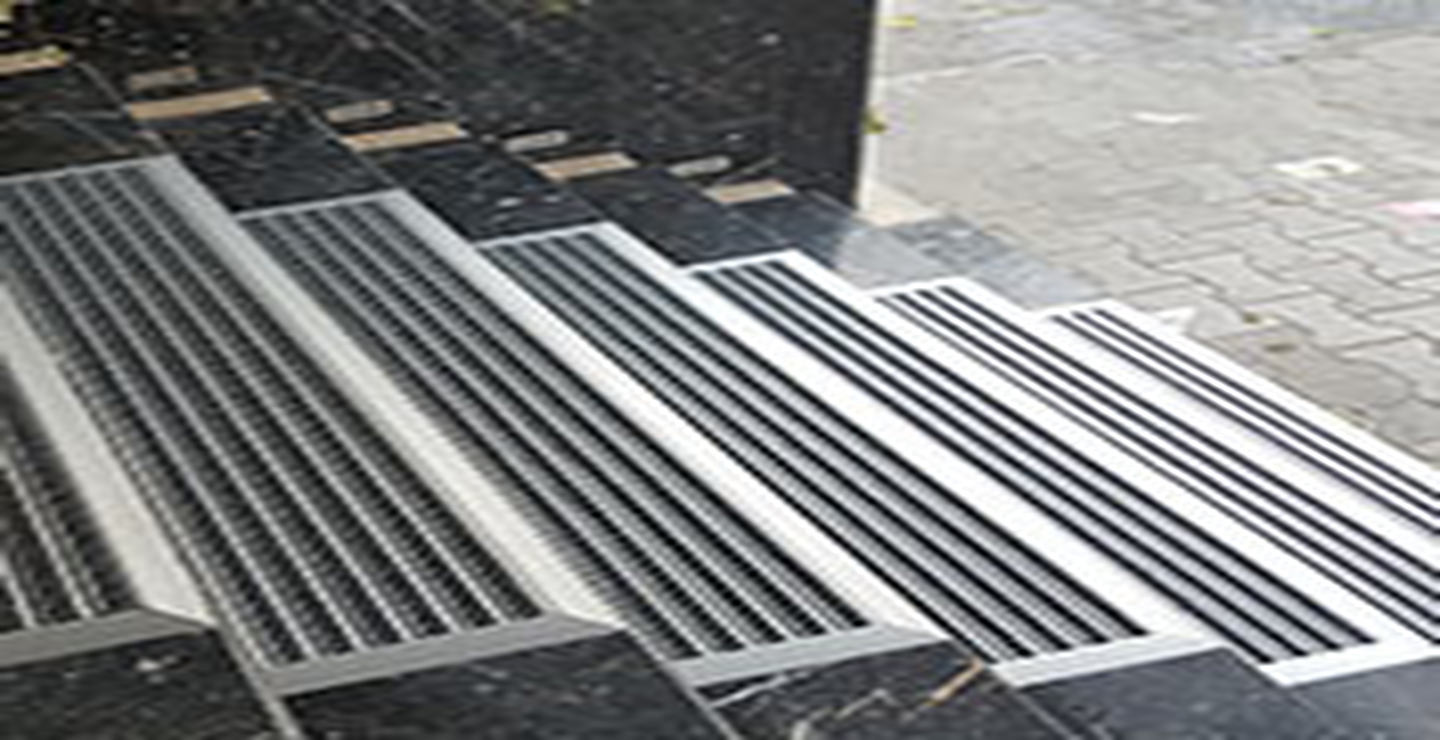 ویژگی ساختاری پادری آلومینومی