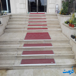 پادری های فلزی و لاستیکی: جلوگیری از لغزش و ورود گل و لای