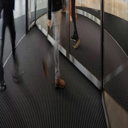 پادری از گذشته تا امروز: از حصیر باستانی تا پادری آلومینیومی دورمت