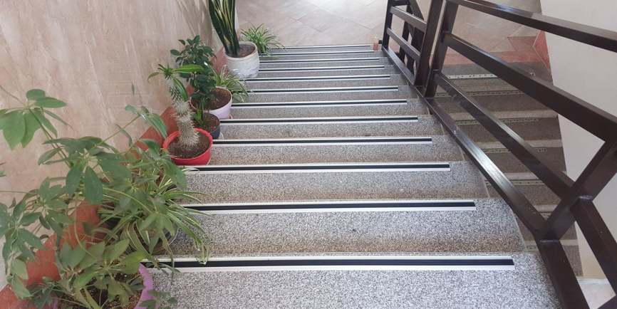 ترمز پله پله آلومینیومی تک تخت 