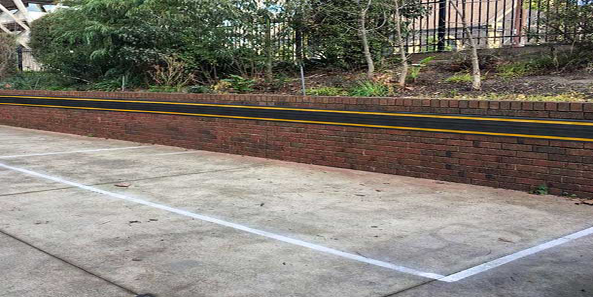 محافظ دیوار